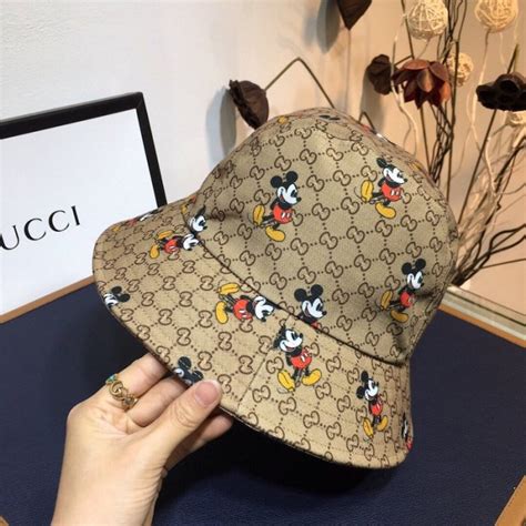 gucci disney bucket hat|Meer.